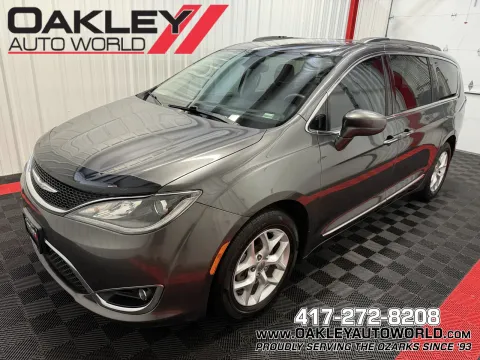 Unknown 2017 Chrysler Pacifica Touring L for sale in Branson West, MO