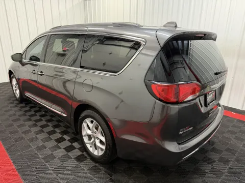 Photos of 2017 Chrysler Pacifica Touring L for sale in Branson West, MO at Oakley Auto World