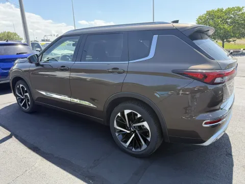 Photos of 2023 Mitsubishi Outlander SEL for sale in Branson West, MO at Oakley Auto World