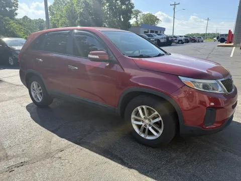 More photos of 2014 Kia Sorento LX at Oakley Auto World, MO