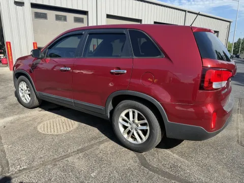Photos of 2014 Kia Sorento LX for sale in Branson West, MO at Oakley Auto World
