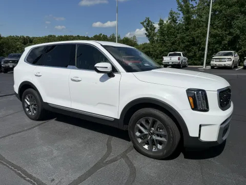 More photos of 2024 Kia Telluride LX at Oakley Auto World, MO