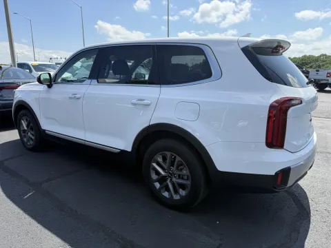 Photos of 2024 Kia Telluride LX for sale in Branson West, MO at Oakley Auto World