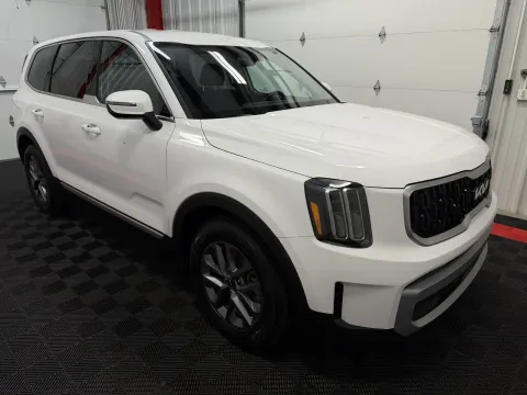 More photos of 2024 Kia Telluride LX at Oakley Auto World, MO