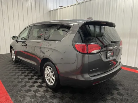 Photos of 2018 Chrysler Pacifica LX for sale in Branson West, MO at Oakley Auto World
