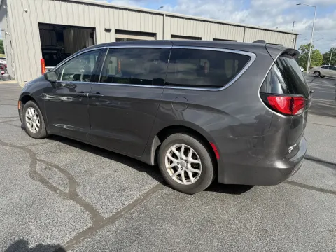 Photos of 2018 Chrysler Pacifica LX for sale in Branson West, MO at Oakley Auto World