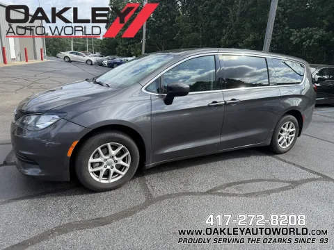 Unknown 2018 Chrysler Pacifica LX for sale in Branson West, MO