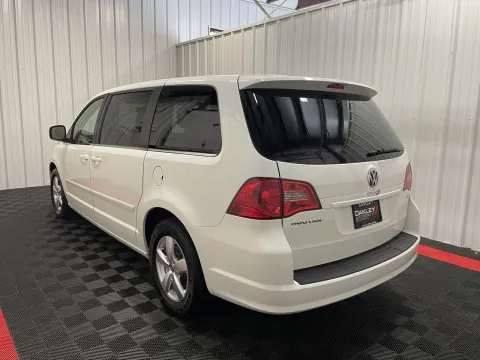 Photos of 2010 Volkswagen Routan SE for sale in Branson West, MO at Oakley Auto World