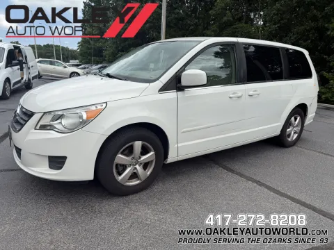 White 2010 Volkswagen Routan SE for sale in Branson West, MO