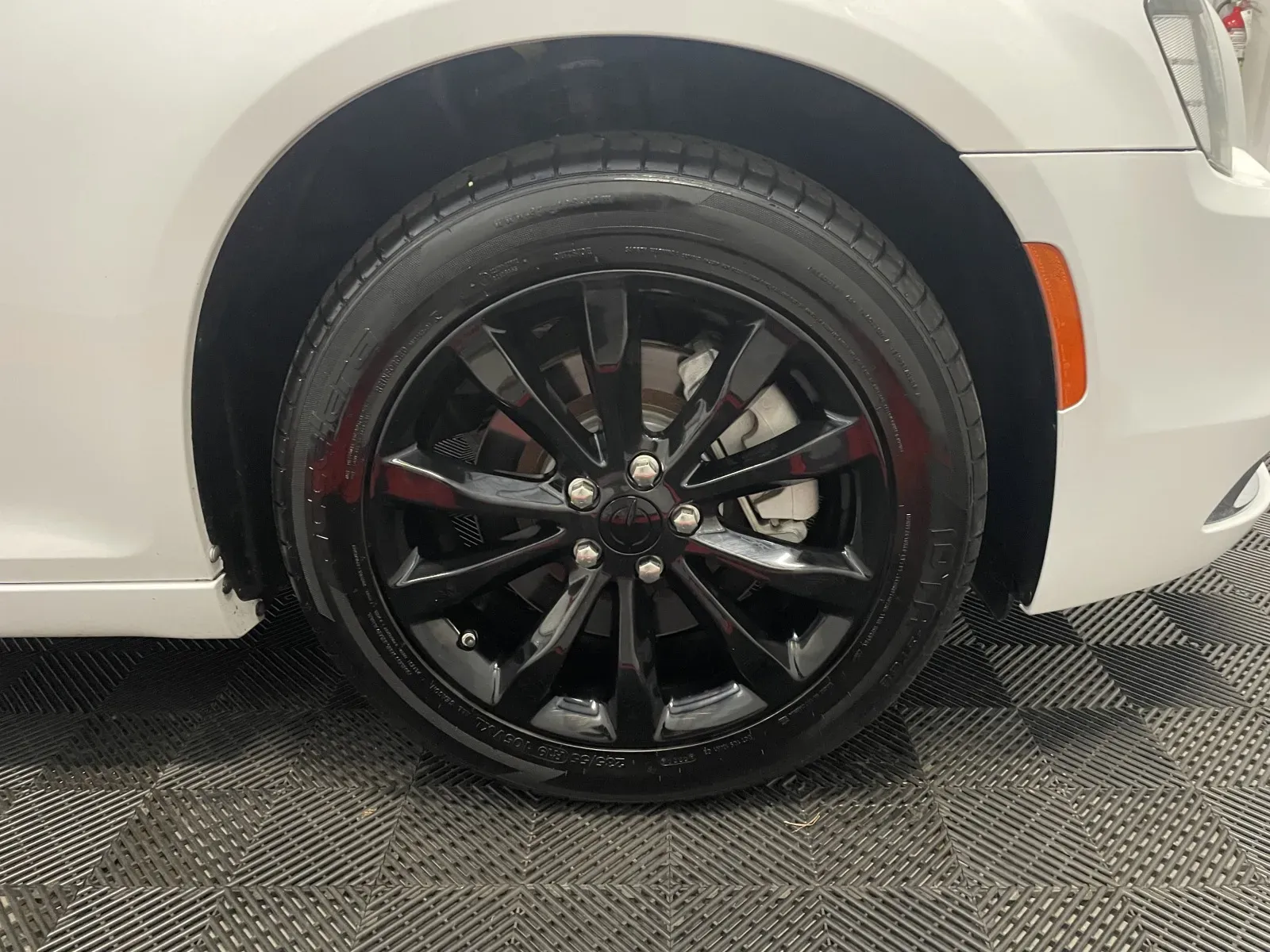 Chrysler 300 photo 18