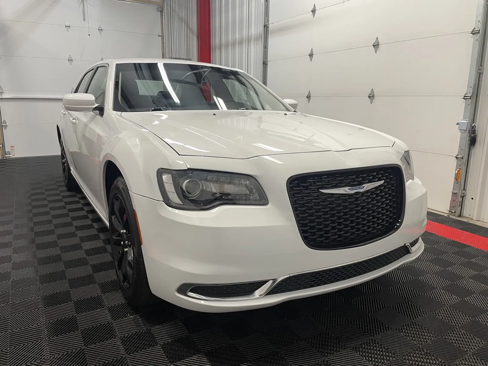 Chrysler 300 photo 6