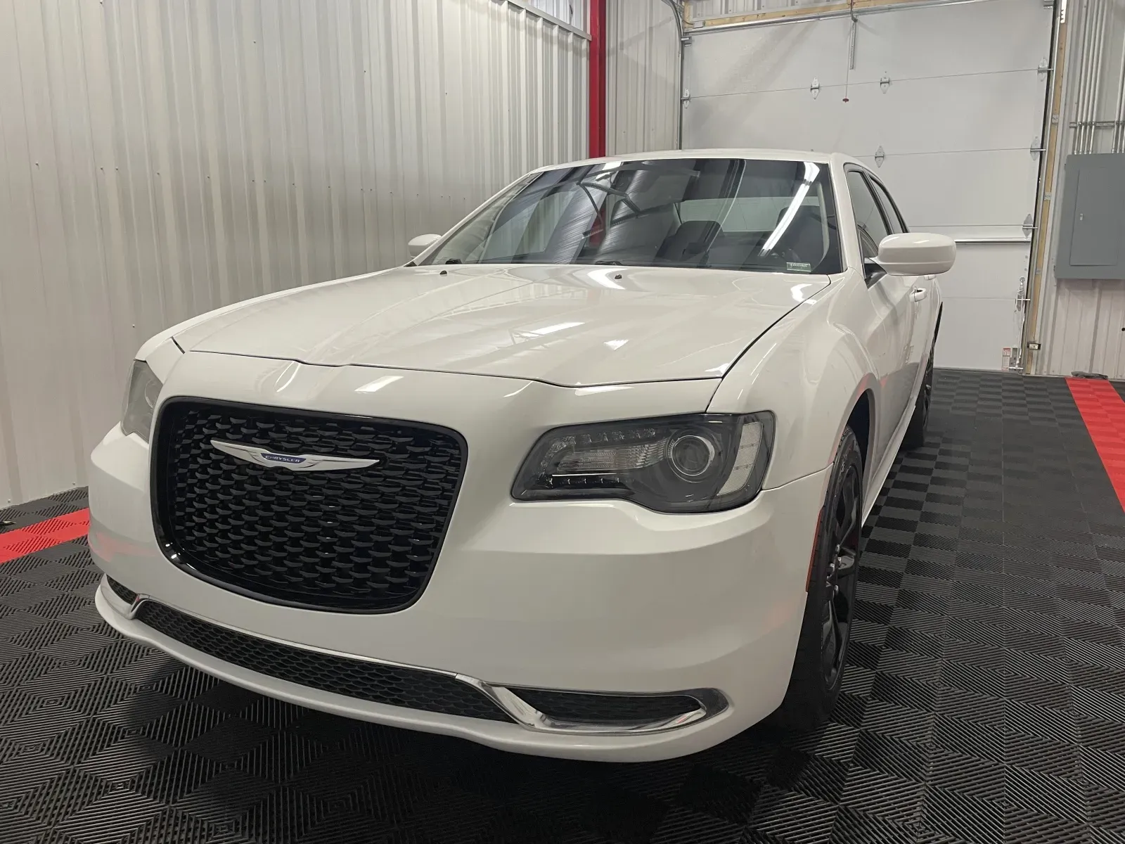 Chrysler 300 photo 9