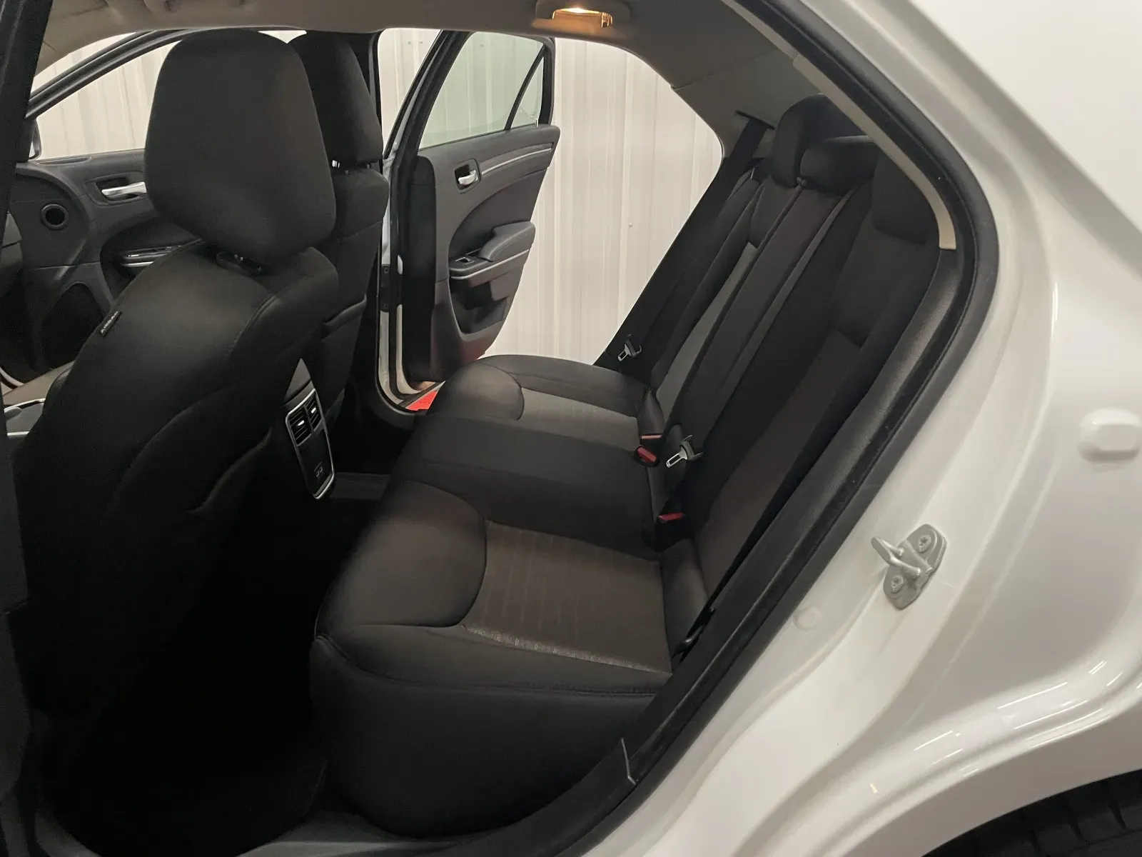 Chrysler 300 photo 36