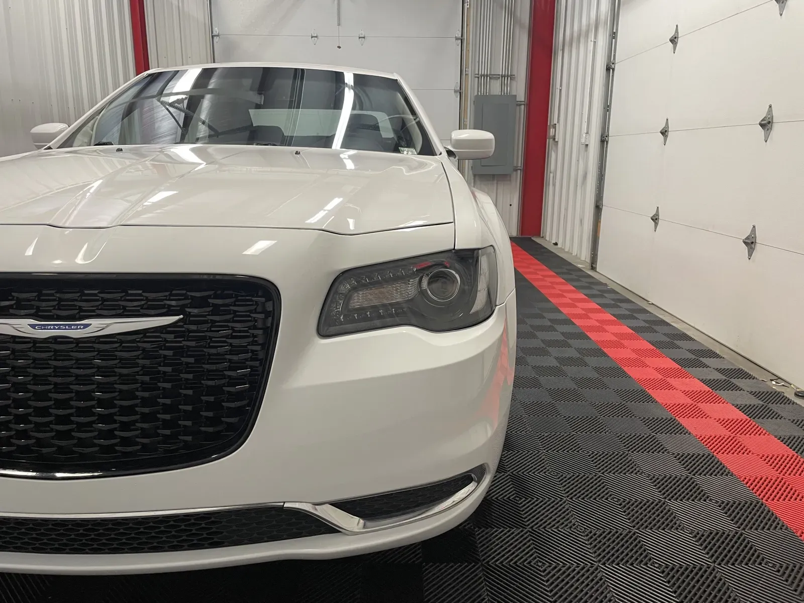 Chrysler 300 photo 8