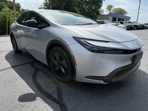 More photos of 2025 Toyota Prius LE at Oakley Auto World, MO