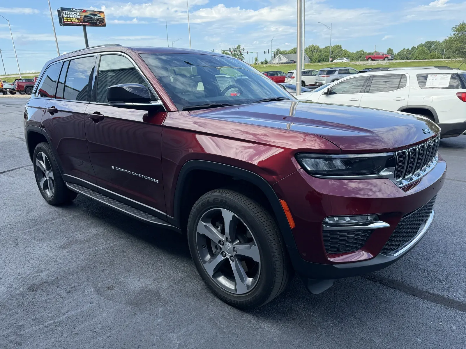 More photos of 2023 Jeep Grand Cherokee 4xe at Oakley Auto World, MO