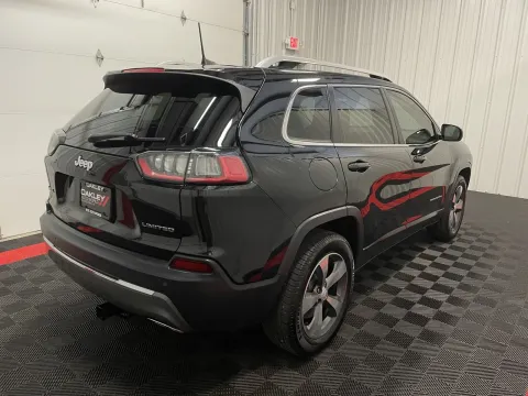 More photos of 2019 Jeep Cherokee Limited at Oakley Auto World, MO