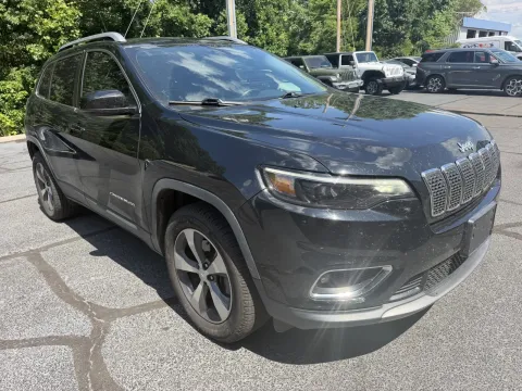 More photos of 2019 Jeep Cherokee Limited at Oakley Auto World, MO