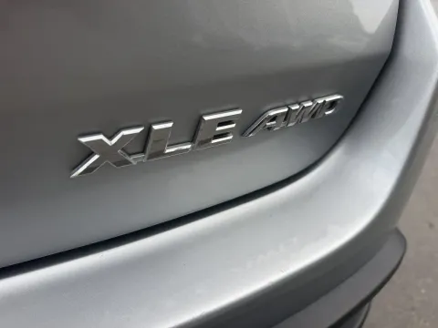More photos of 2018 Toyota Highlander XLE at Oakley Auto World, MO
