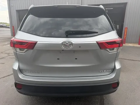 Another view of 2018 Toyota Highlander XLE for sale in Branson West, MO at Oakley Auto World