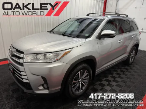Silver 2018 Toyota Highlander XLE for sale in Branson West, MO
