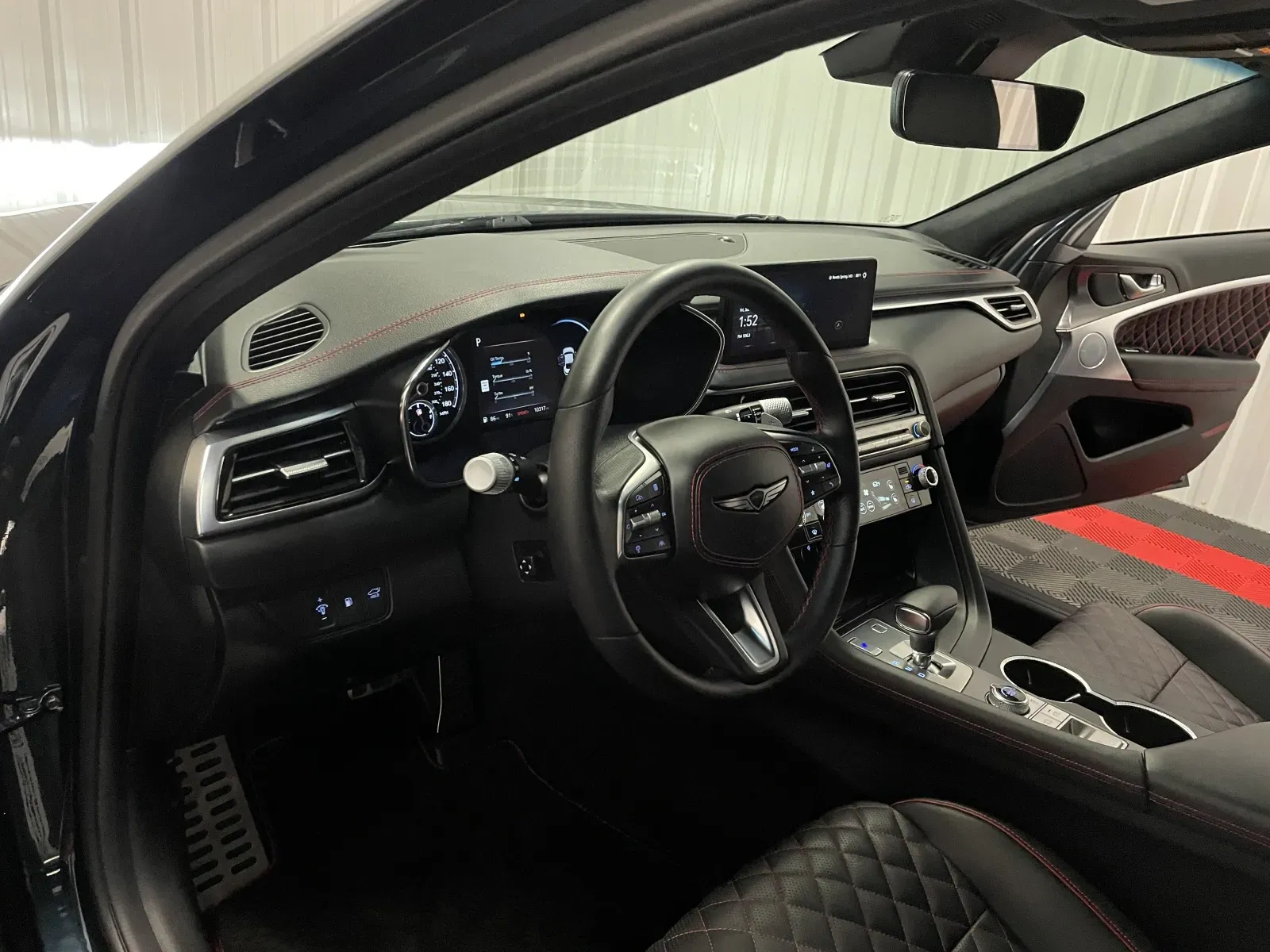Genesis G70 photo 36