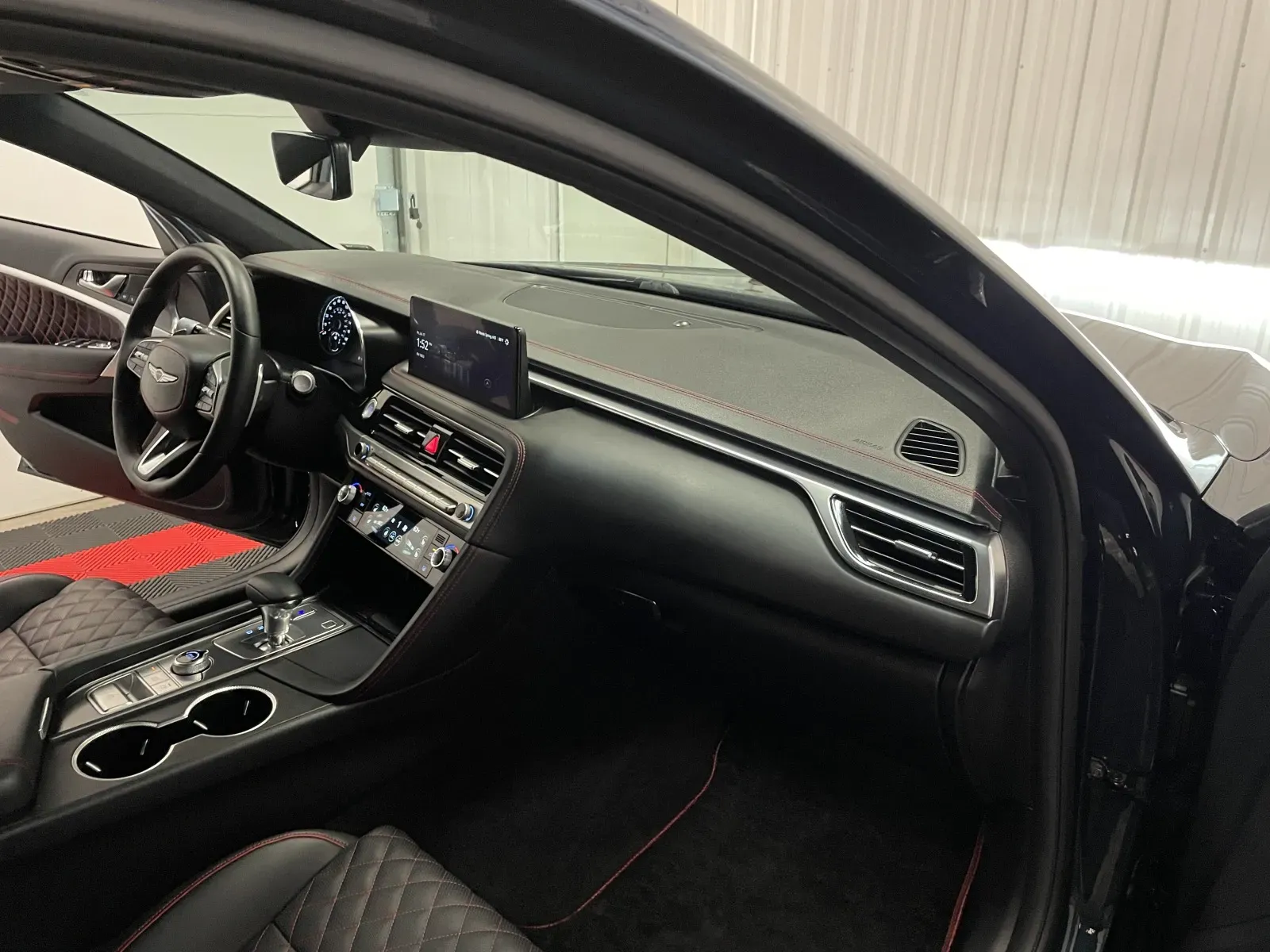Genesis G70 photo 45