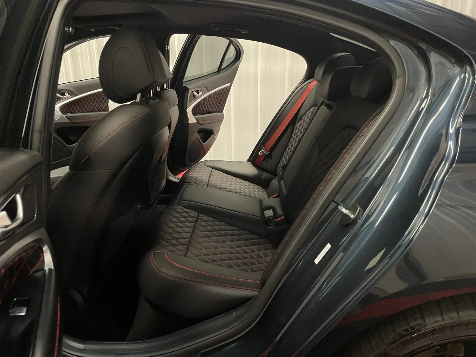 Genesis G70 photo 37