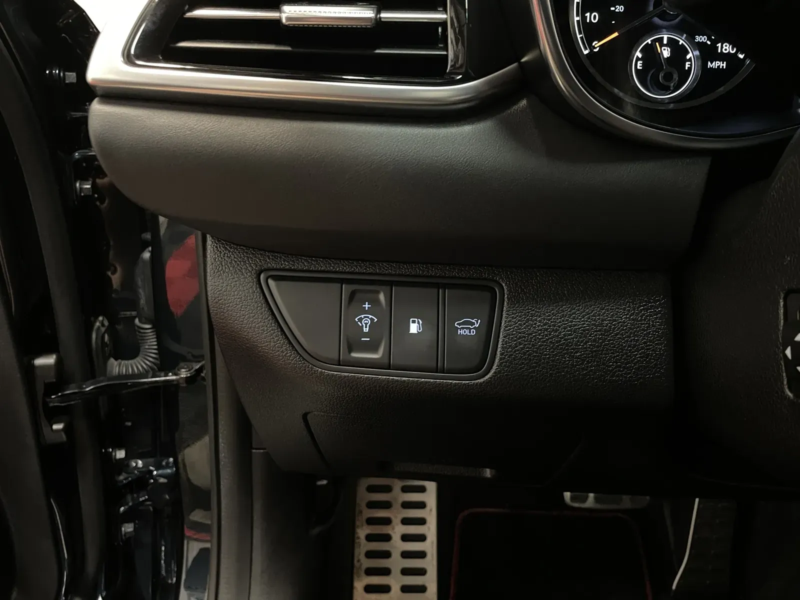 Genesis G70 photo 24