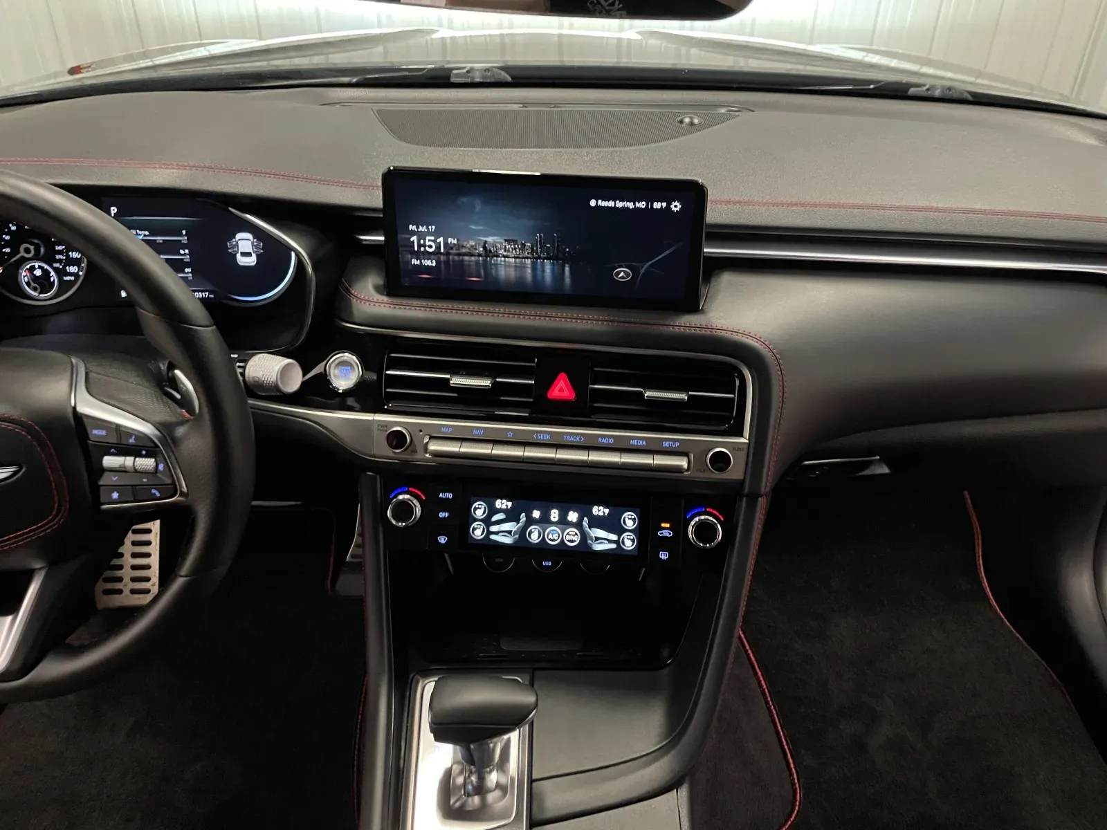 Genesis G70 photo 29