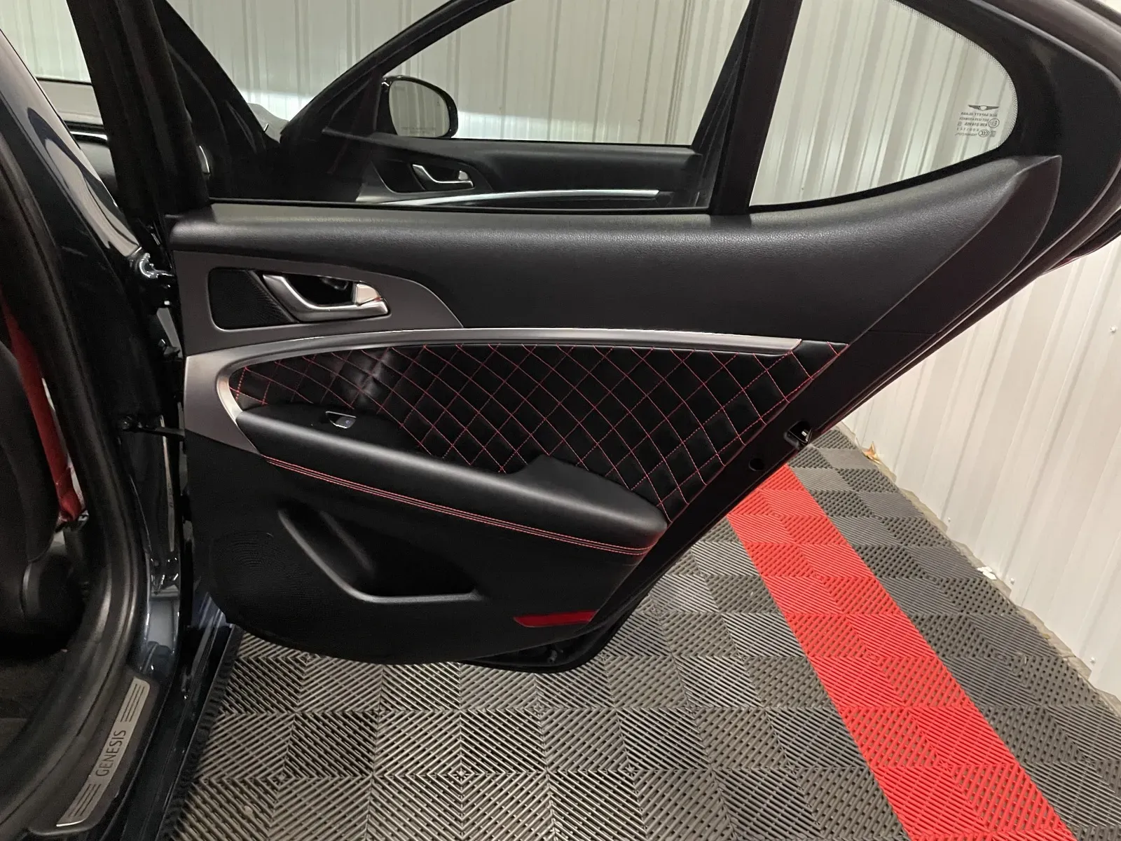 Genesis G70 photo 40