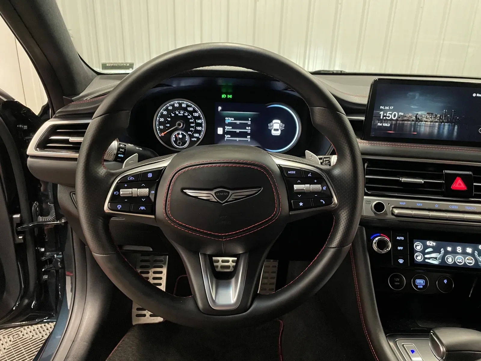 Genesis G70 photo 18