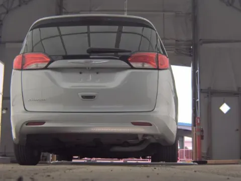 More photos of 2021 Chrysler Voyager LXI at Oakley Auto World, MO