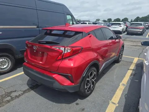 More photos of 2020 Toyota C-HR XLE at Oakley Auto World, MO