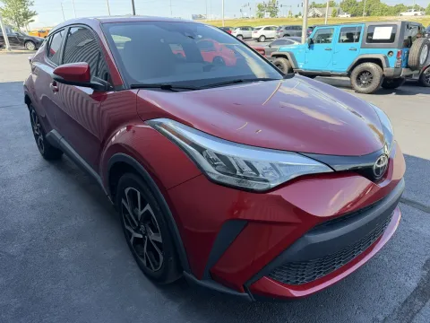 More photos of 2020 Toyota C-HR XLE at Oakley Auto World, MO