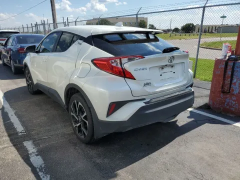 More photos of 2020 Toyota C-HR XLE at Oakley Auto World, MO