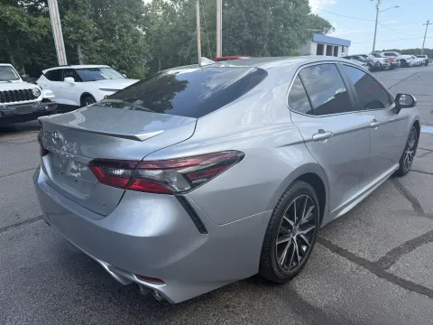 More photos of 2021 Toyota Camry SE at Oakley Auto World, MO