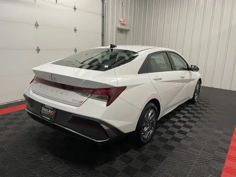 More photos of 2024 Hyundai Elantra SEL at Oakley Auto World, MO