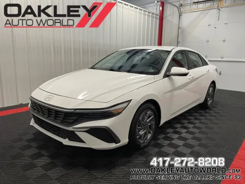 White 2024 Hyundai Elantra SEL for sale in Branson West, MO