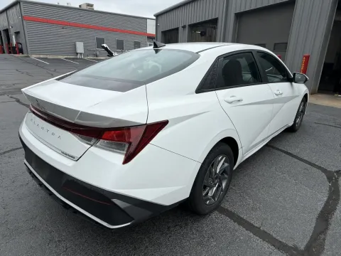 More photos of 2024 Hyundai Elantra SEL at Oakley Auto World, MO