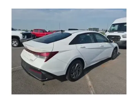 More photos of 2024 Hyundai Elantra SEL at Oakley Auto World, MO