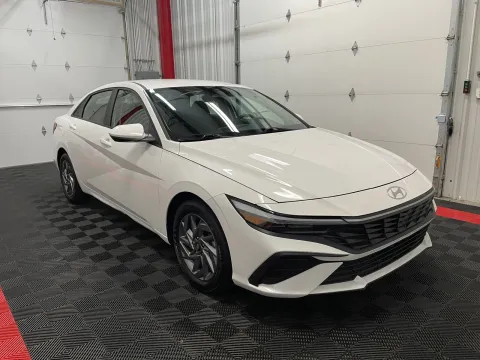More photos of 2024 Hyundai Elantra SEL at Oakley Auto World, MO