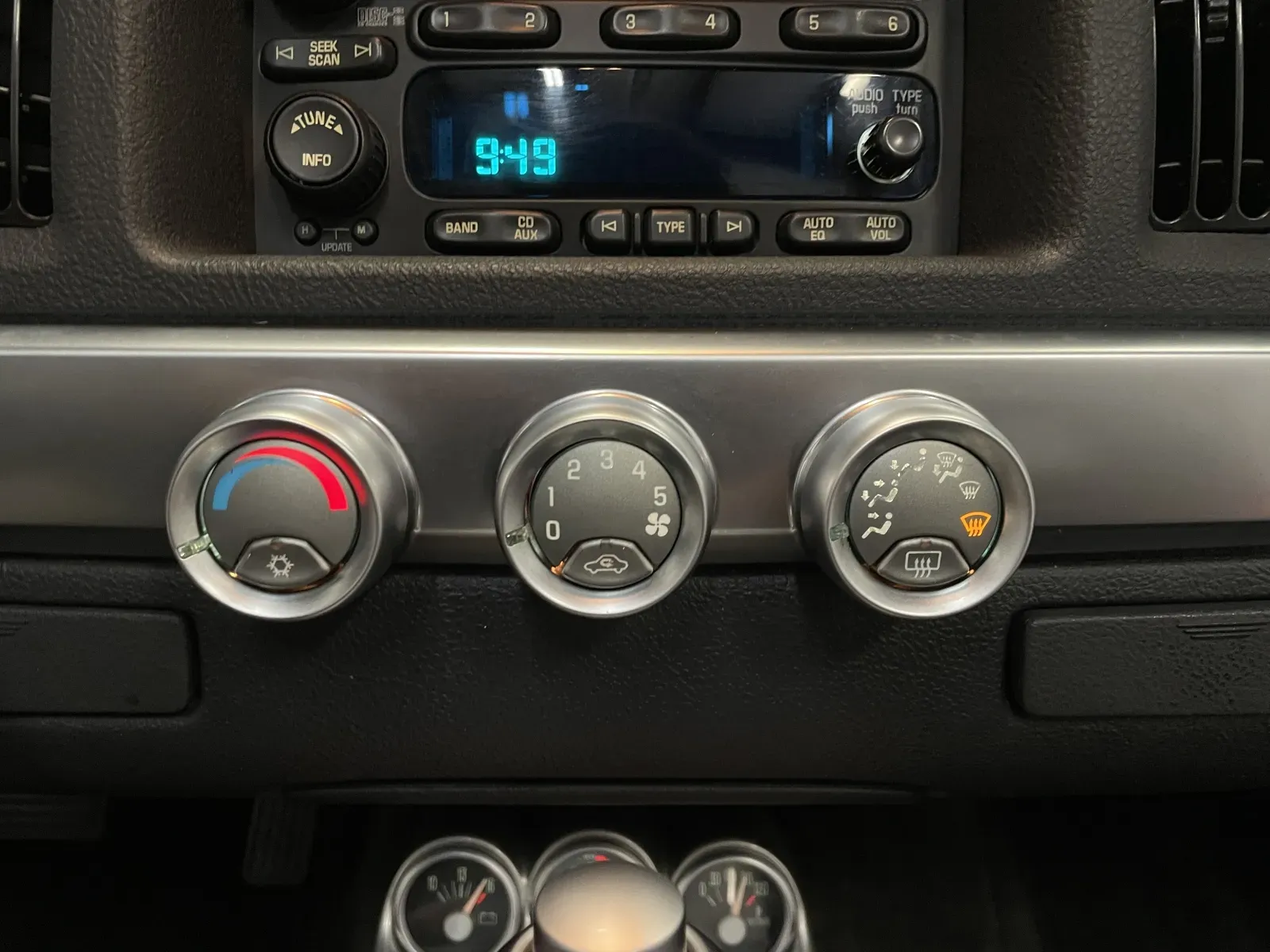 Chevrolet SSR photo 31