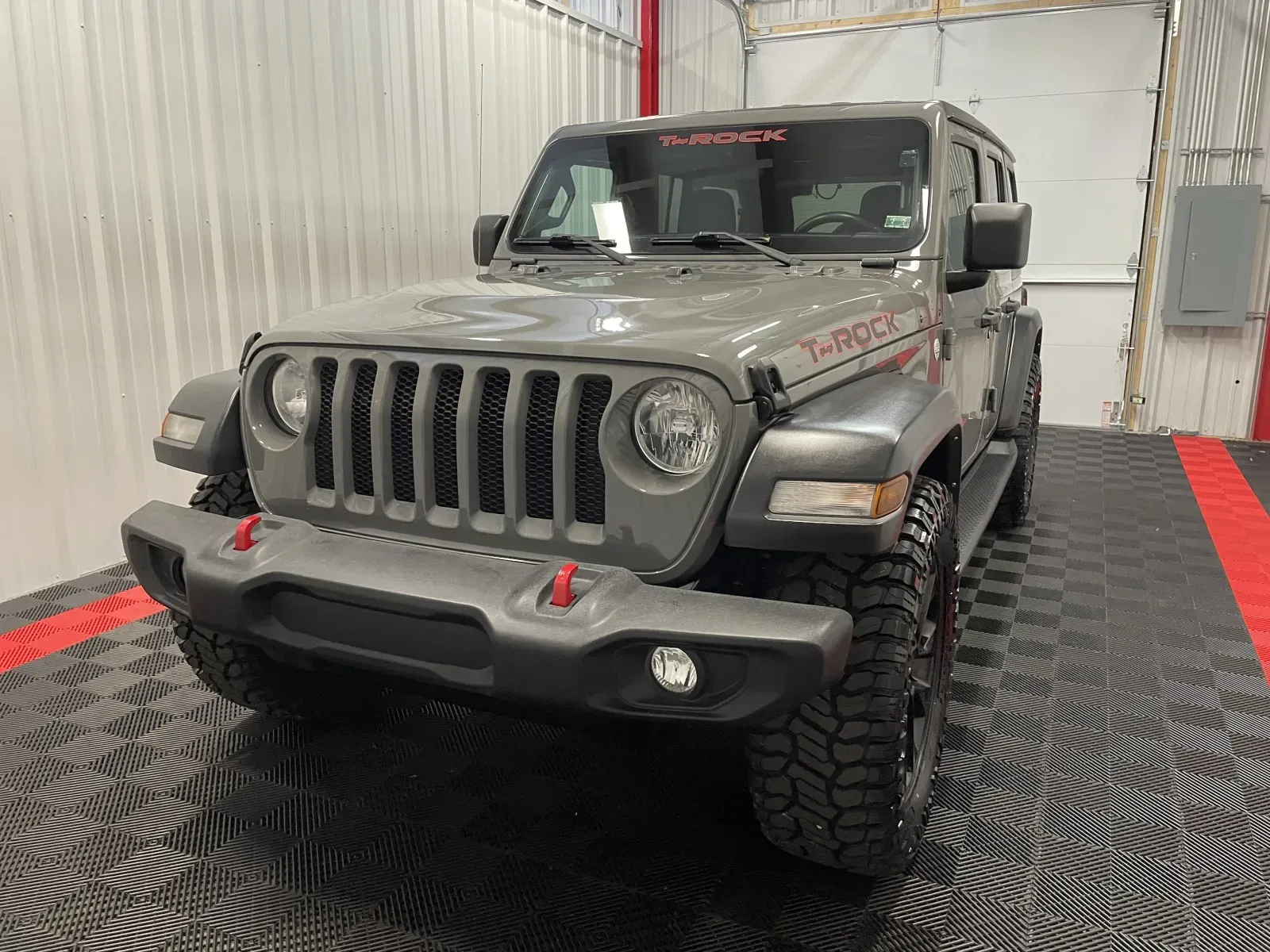 Jeep Wrangler photo 12