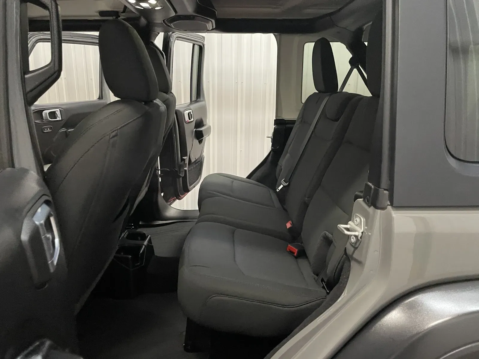 Jeep Wrangler photo 37