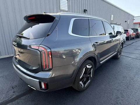 More photos of 2023 Kia Telluride EX at Oakley Auto World, MO