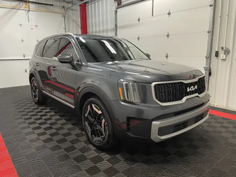 More photos of 2023 Kia Telluride EX at Oakley Auto World, MO