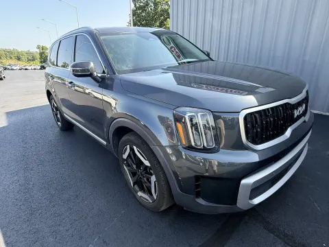 More photos of 2023 Kia Telluride EX at Oakley Auto World, MO