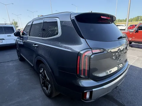 Photos of 2023 Kia Telluride EX for sale in Branson West, MO at Oakley Auto World