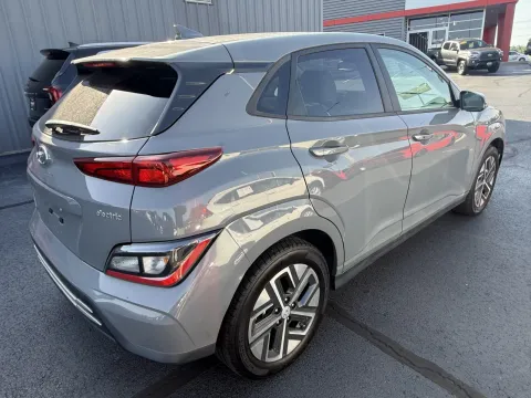 More photos of 2023 Hyundai Kona Electric SE at Oakley Auto World, MO